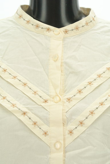SM2（サマンサモスモス）の古着「お花刺繍のバンドカラーブラウス（ブラウス）」大画像４へ