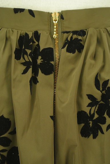 31 Sons de mode（トランテアン ソン ドゥ モード）の古着「花柄フロッキープリントミディ丈スカート（スカート）」大画像４へ