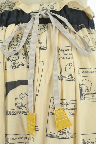 POU DOU DOU（プードゥドゥ）の古着「スヌーピーたちのフレアスカート（スカート）」大画像４へ
