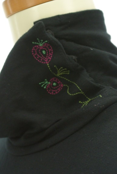 Jocomomola（ホコモモラ）の古着「刺繍ハイネック重ね着カットソー（カットソー・プルオーバー）」大画像４へ