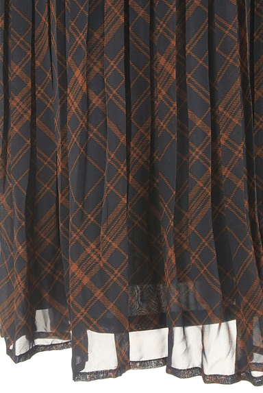 Melan Cleuge（メランクルージュ）の古着「チェック柄プリーツシフォンスカート（ロングスカート・マキシスカート）」大画像５へ