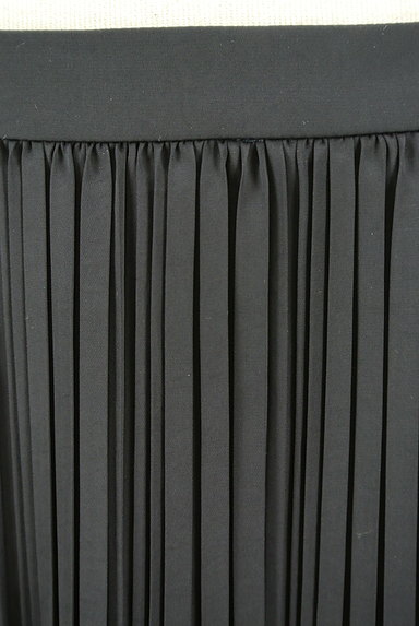 UNTITLED（アンタイトル）の古着「ミディ丈プリーツ艶スカート（スカート）」大画像４へ