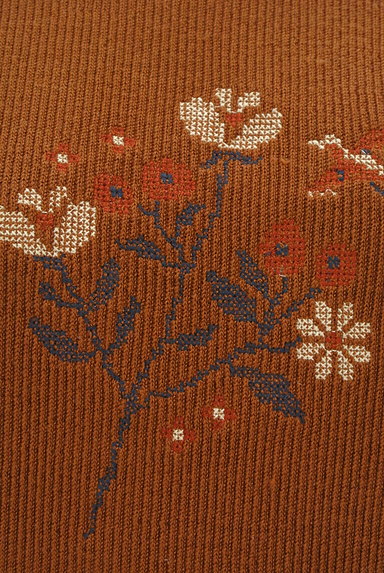 POU DOU DOU（プードゥドゥ）の古着「レトロ調花刺繍ニット（セーター）」大画像４へ