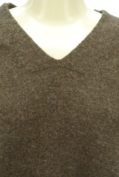 DoCLASSE（ドゥクラッセ）の古着「サイドスリットVネックニット（セーター）」大画像４へ