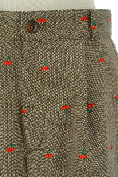 CHILD WOMAN（チャイルドウーマン）の古着「チェリー刺繍タックウールパンツ（パンツ）」大画像４へ
