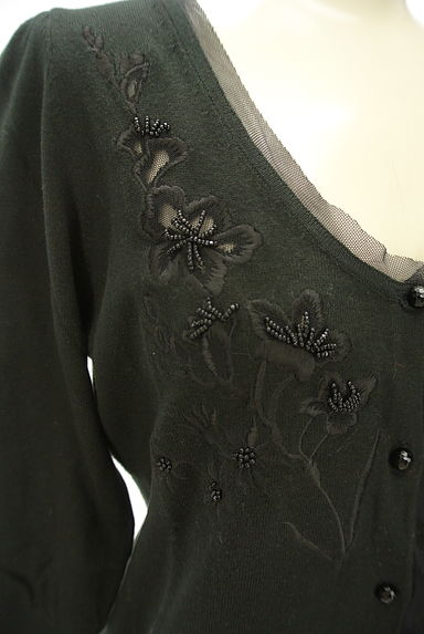 VIVIENNE TAM（ヴィヴィアンタム）の古着「ビーズ花刺繍シルク混７分袖カーディガン（カーディガン・ボレロ）」大画像４へ