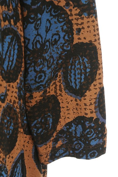 TABASA（タバサ）の古着「変形ドレープ裾の総柄ロングカットソー（カットソー・プルオーバー）」大画像５へ