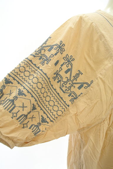 SM2（サマンサモスモス）の古着「タッセルリボン付き刺繍入りボリューム袖ロングワンピ（ワンピース・チュニック）」大画像５へ