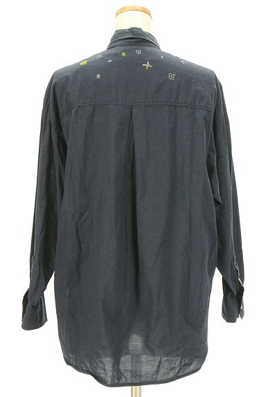 CUBE SUGAR（キューブシュガー）の古着「ゆったりオーバーラウンドシャツ（カジュアルシャツ）」大画像２へ