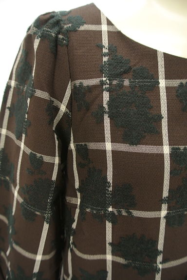 Couture Brooch（クチュールブローチ）の古着「チェック×お花の膝丈ワンピース（ワンピース・チュニック）」大画像４へ