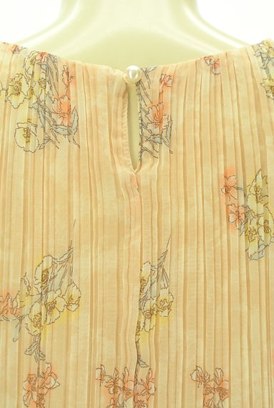 Couture Brooch（クチュールブローチ）の古着「花柄プリーツシフォンカットソー（カットソー・プルオーバー）」大画像４へ