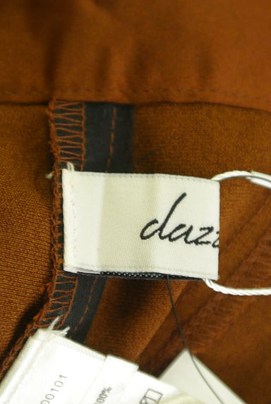dazzlin（ダズリン）の古着「裾ベルトサテンテーパードパンツ（パンツ）」大画像６へ