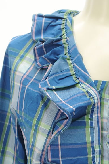 NARA CAMICIE（ナラカミーチェ）の古着「ラッフル襟の７分袖チェック柄ブラウス（カジュアルシャツ）」大画像４へ