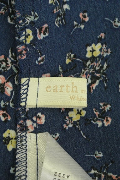 earth music&ecology（アースミュージック＆エコロジー）の古着「レトロ小花柄ミモレ丈フレアスカート（スカート）」大画像６へ