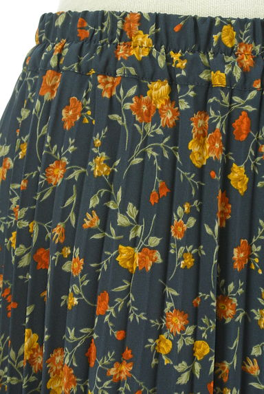 axes femme（アクシーズファム）の古着「裾カラー小花柄ロングプリーツスカート（ロングスカート・マキシスカート）」大画像４へ