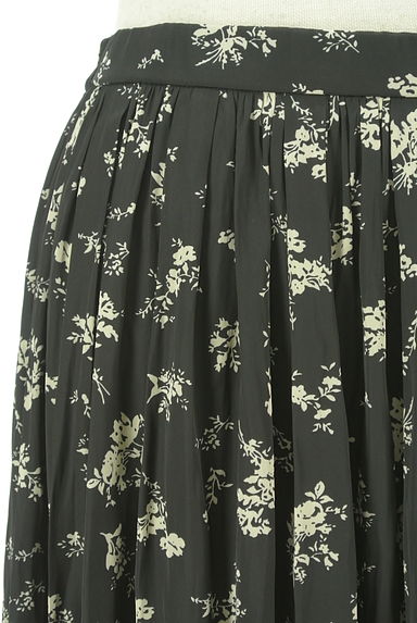 anySiS（エニィスィス）の古着「花柄シルキーロングギャザースカート（ロングスカート・マキシスカート）」大画像４へ