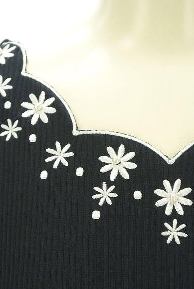 Couture Brooch（クチュールブローチ）の古着「スカラップ花刺繍５分袖リブニット（ニット）」大画像４へ