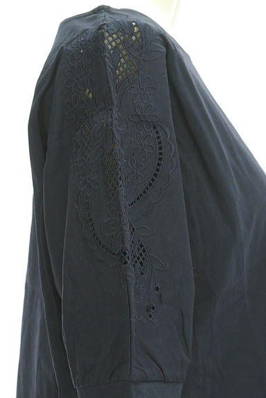 Couture Brooch（クチュールブローチ）の古着「花柄刺繍パフスリーブカットソー（カットソー・プルオーバー）」大画像４へ