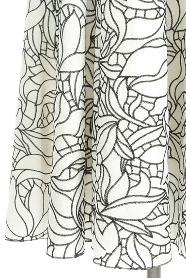 31 Sons de mode（トランテアン ソン ドゥ モード）の古着「デザイン刺繍モノトーン切替ロングワンピ（ワンピース・チュニック）」大画像５へ