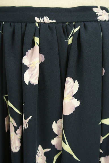 MERCURYDUO（マーキュリーデュオ）の古着「サイドスリットイレヘム花柄ロングスカート（ロングスカート・マキシスカート）」大画像４へ