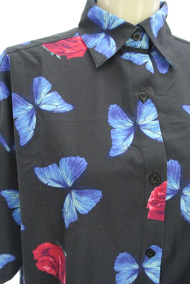 LISTEN FLAVOR（リッスンフレーバー）の古着「蝶柄オーバーサイズシャツ（カジュアルシャツ）」大画像４へ