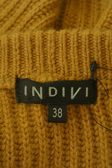 INDIVI（インディヴィ）の古着「Vネック膝下ニットワンピース（ワンピース・チュニック）」大画像６へ