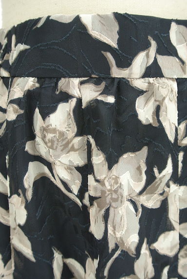 anySiS（エニィスィス）の古着「花柄プリントロングフレアスカート（ロングスカート・マキシスカート）」大画像４へ