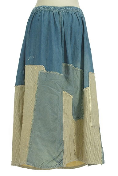 CUBE SUGAR（キューブシュガー）の古着「パッチワーク風デニムロングスカート（ロングスカート・マキシスカート）」大画像２へ