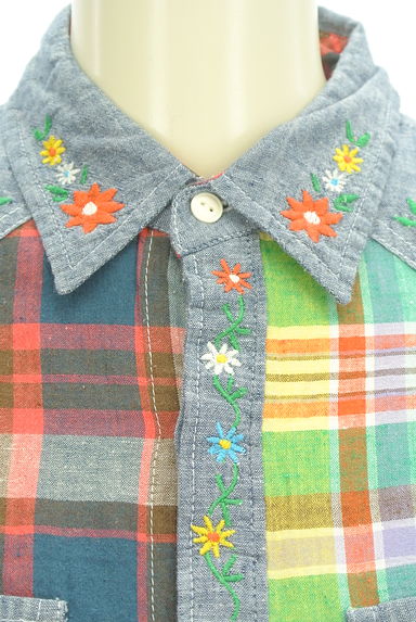 CUBE SUGAR（キューブシュガー）の古着「花刺繍チェック柄シャツ（カジュアルシャツ）」大画像４へ