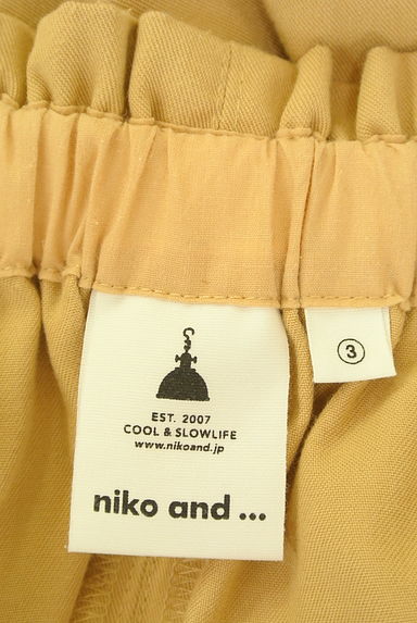 niko and...（ニコ アンド）の古着「揺らめくタックフレアワイドパンツ（パンツ）」大画像６へ