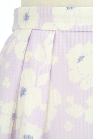 Debut de Fiore by LAISSE PASSE（デビュー・ド・フィオレ）の古着「チェック花柄ひざ丈タックフレアスカート（スカート）」大画像４へ