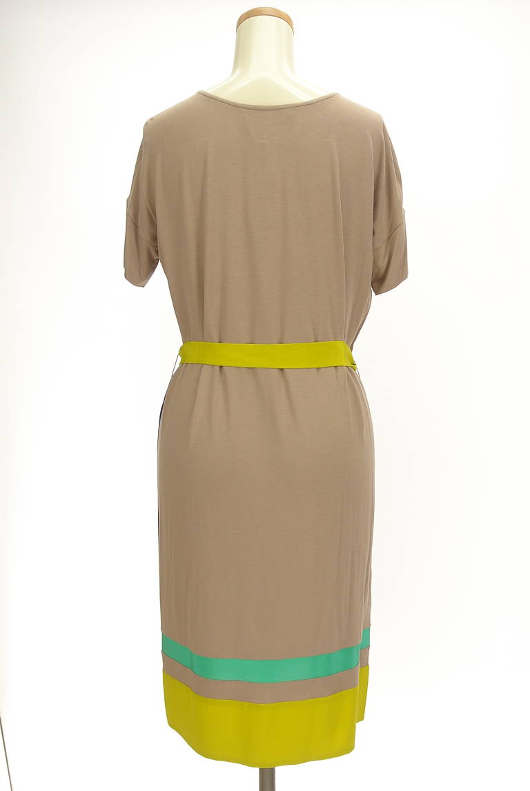 BCBG MaxAzria（ビーシービージーマックスアズリア）の古着「商品番号：PR10290837」-大画像2