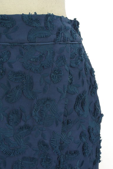 ROSSO（ロッソ）の古着「デザイン花柄刺繍タイトスカート（スカート）」大画像４へ