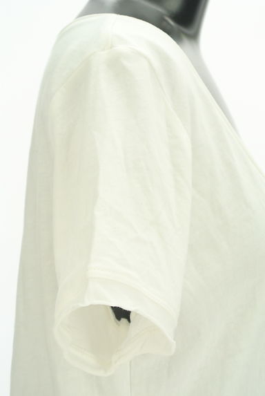 AZUL by moussy（アズールバイマウジー）の古着「Vネック白Tシャツ（Ｔシャツ）」大画像５へ