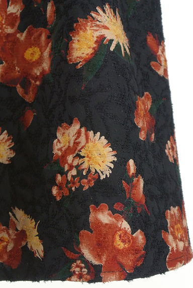 NATURAL BEAUTY BASIC（ナチュラルビューティベーシック）の古着「花柄タック膝下スカート（ロングスカート・マキシスカート）」大画像５へ