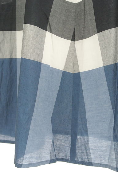 STRAWBERRY-FIELDS（ストロベリーフィールズ）の古着「膝下丈ブロックチェック柄フレアスカート（スカート）」大画像５へ