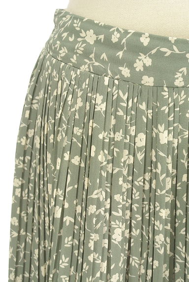Melan Cleuge（メランクルージュ）の古着「小花柄プリーツロングスカート（ロングスカート・マキシスカート）」大画像４へ