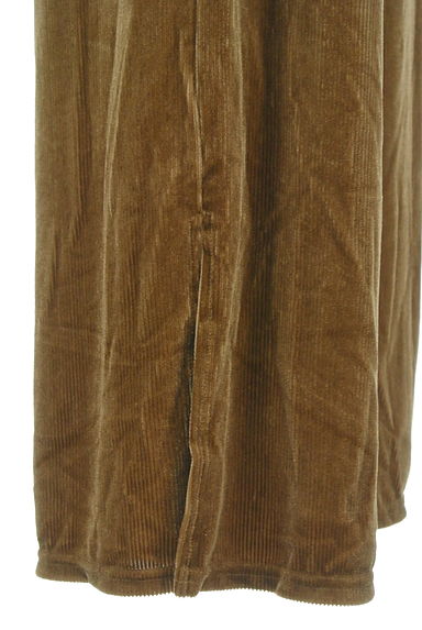 Melan Cleuge（メランクルージュ）の古着「コーデュロイセミワイドパンツ（パンツ）」大画像５へ