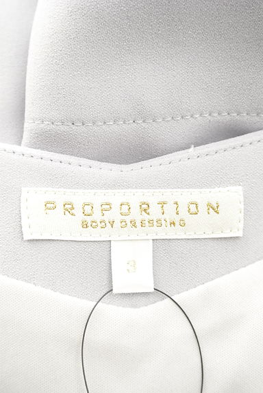PROPORTION BODY DRESSING（プロポーションボディ ドレッシング）の古着「ベルト付き膝上Vネックワンピース（ワンピース・チュニック）」大画像６へ