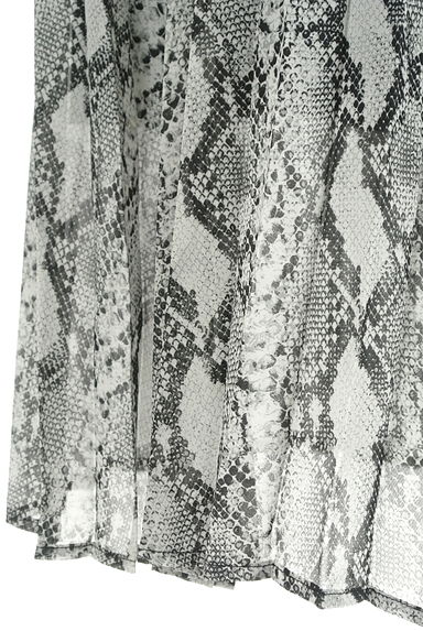 AZUL by moussy（アズールバイマウジー）の古着「パイソンシアープリーツロングスカート（ロングスカート・マキシスカート）」大画像５へ