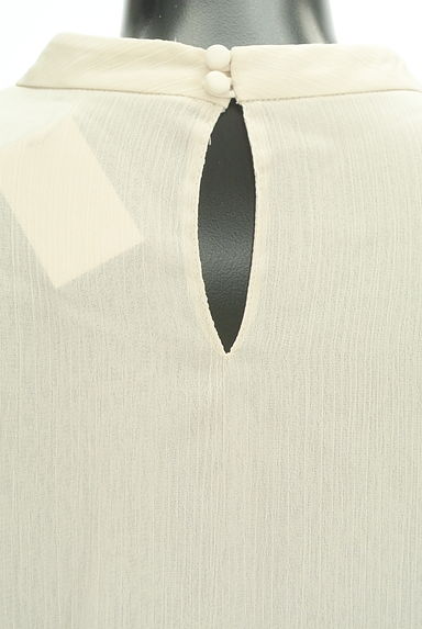 JUSGLITTY（ジャスグリッティー）の古着「袖刺繍ノーカラーブラウス（カットソー・プルオーバー）」大画像４へ