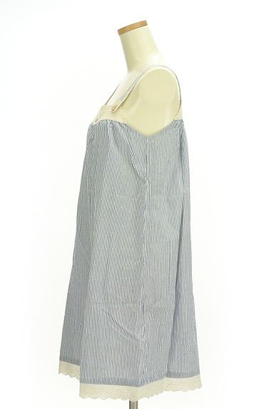 CUBE SUGAR（キューブシュガー）の古着「裾フラワー刺繡ストライプキャミワンピ（キャミワンピース）」大画像３へ