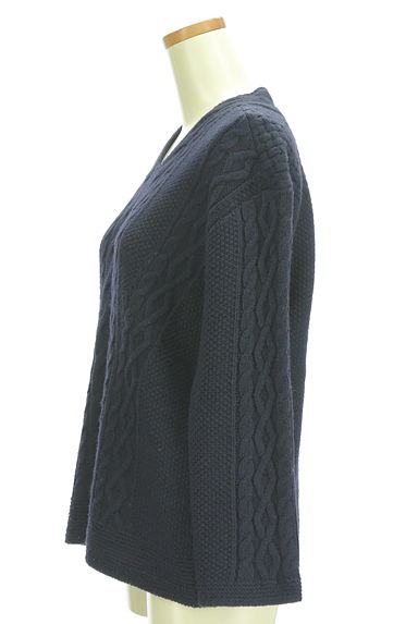 LEILIAN（レリアン）の古着「Vネックケーブル編みニット（セーター）」大画像３へ