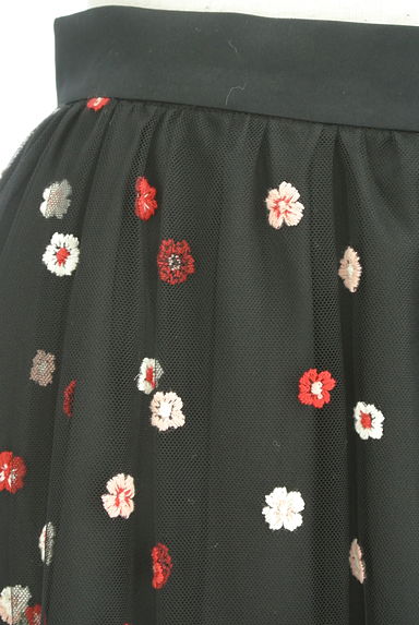 LAISSE PASSE（レッセパッセ）の古着「花刺繍膝丈チュールスカート（スカート）」大画像４へ