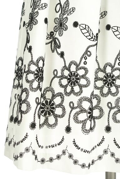 GALLERY VISCONTI（ギャラリービスコンティ）の古着「花柄フロッキープリント膝下ワンピース（ワンピース・チュニック）」大画像５へ