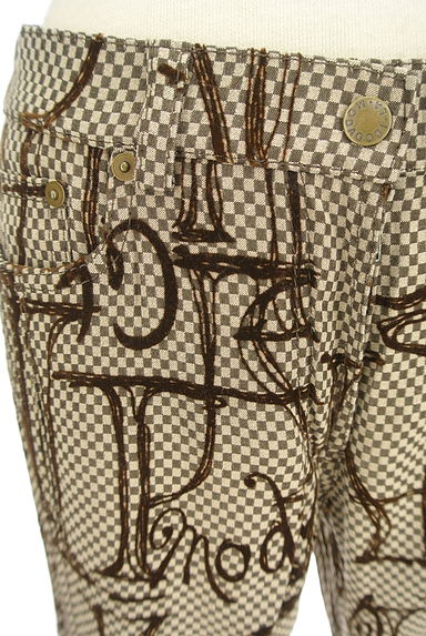 ITALIYA（伊太利屋）の古着「フロッキーロゴプリントチェック柄フレアパンツ（パンツ）」大画像４へ