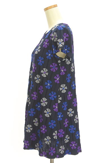 TABASA（タバサ）の古着「花刺繍ロングカットソー（カットソー・プルオーバー）」大画像３へ