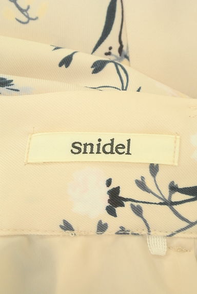 Snidel（スナイデル）の古着「ミディ丈花柄フレアスカート（スカート）」大画像６へ