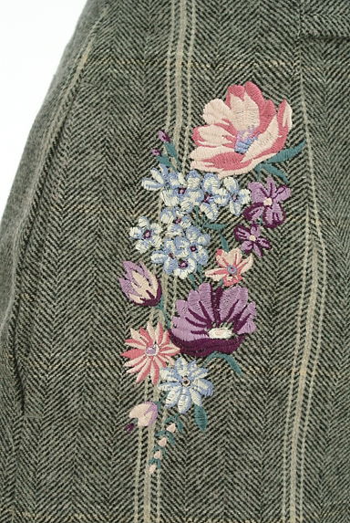 JILL by JILLSTUART（ジルバイジルスチュアート）の古着「刺繍入りストライプミニスカート（ミニスカート）」大画像５へ