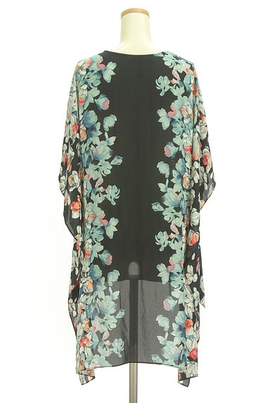 BCBG MaxAzria（ビーシービージーマックスアズリア）の古着「フラワーシアーフィッシュテールブラウス（カットソー・プルオーバー）」大画像２へ